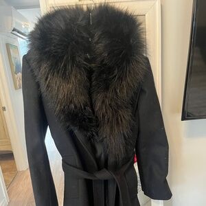 Black Manteco Wool long coat with faux fur collar